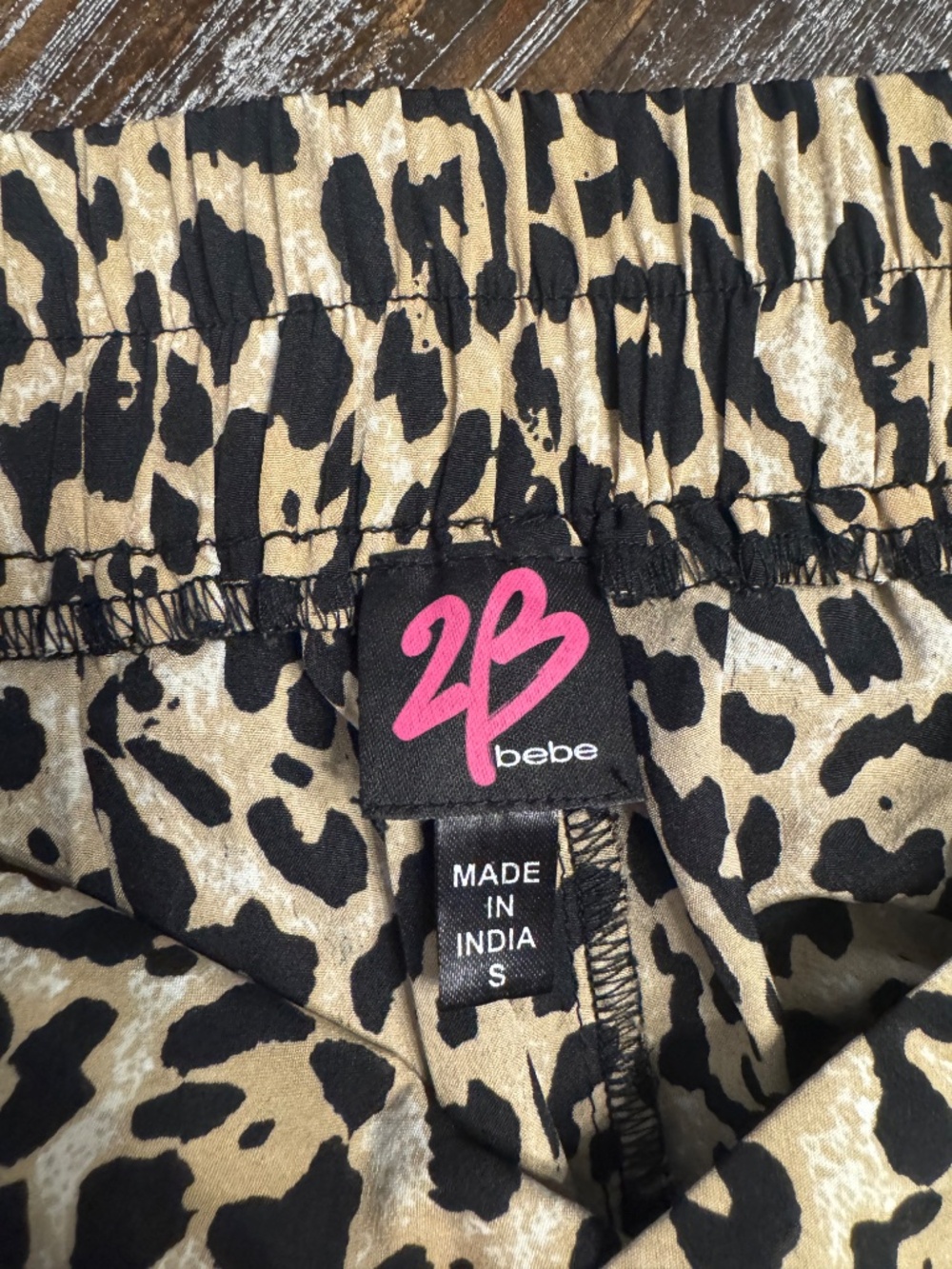 Bebe Leopard Print Flowy Tie Waist Shorts Size Small - Picture 5 of 5